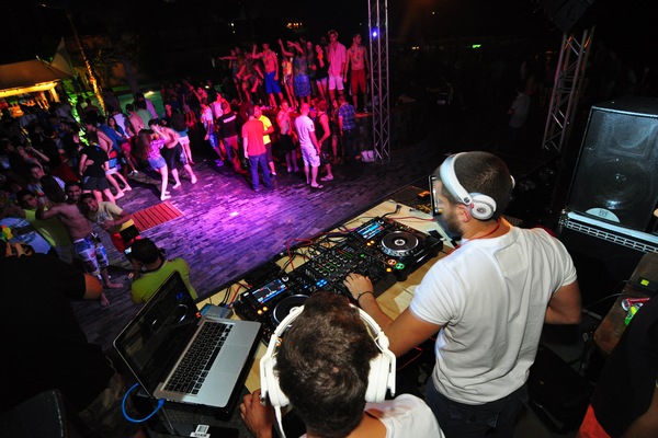 Promo Antoura at Cyan